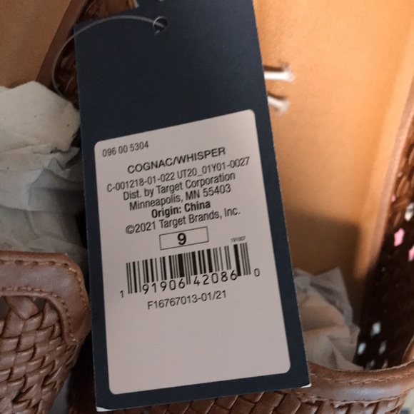 NEW Universal Thread Whisper Flats. 9 - Picture 3 of 6